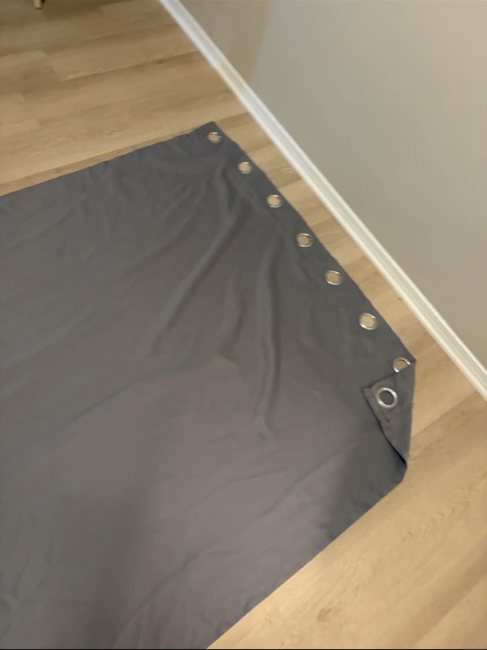 Women’s Gray Grommet Accent Skirt